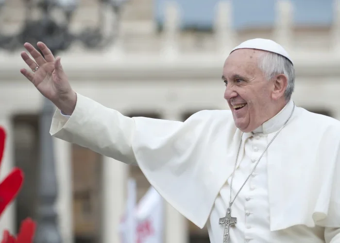 Vaticano publica emotivo video del legado del Papa Francisco a un año de su partida