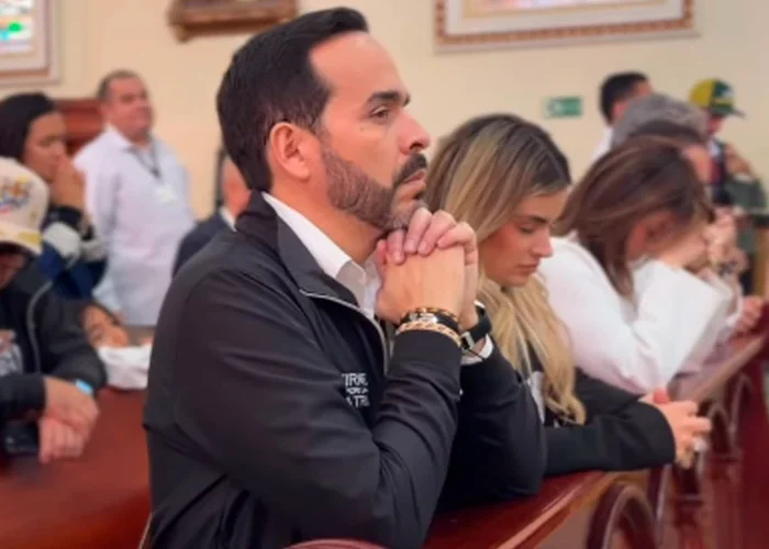 El presidente electo De la Espriella recorre santuarios católicos para pedir a Dios por Colombia