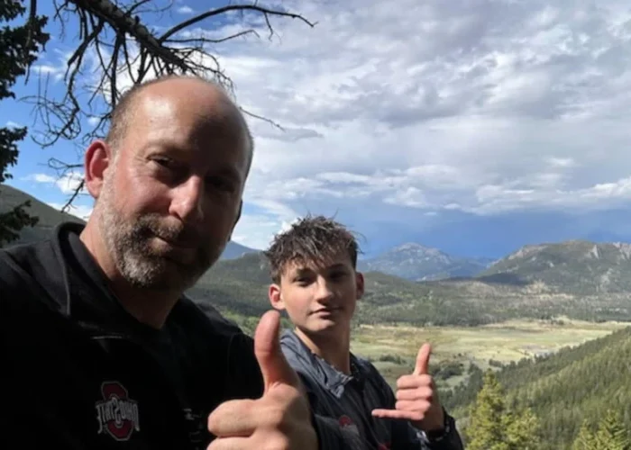 Padre e hijo dan testimonio de una fe sacrificada después de que la madre estuviera al borde de la muerte