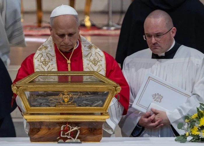 Desde Pavía, el Papa León explica cómo ser piedras vivas que den testimonio del Evangelio como San Agustín