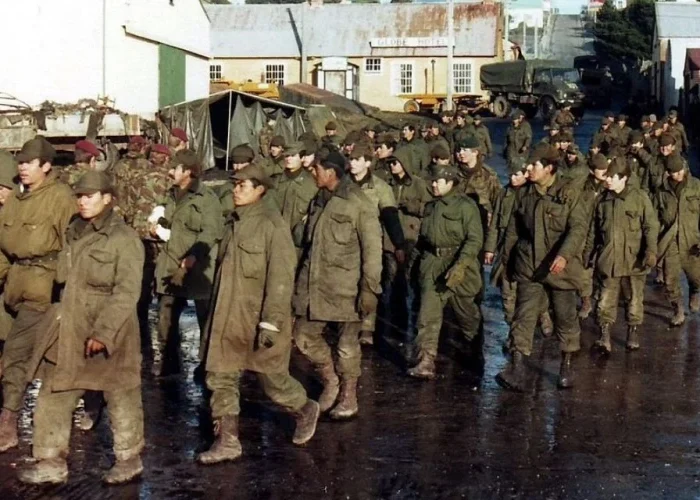 Sacerdote que estuvo en Malvinas bendice a veteranos: "Su comunidad no los olvida, los honra y los abraza” Sacerdote que estuvo en Malvinas bendice a veteranos: "Su comunidad no los olvida, los honra y los abraza”