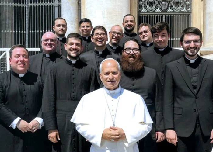 León XIV a sacerdotes españoles: sed alegres, vivid con gozo el don y el regalo de la vocación 