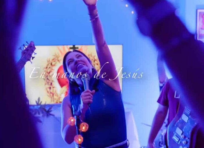 “En manos de Jesús”: Una canción de Nathalí para no olvidar que nunca estás solo