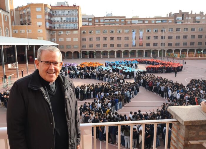 “Cada jove es una historia sacra”, afirma el rector mayor de los salesianos desde España