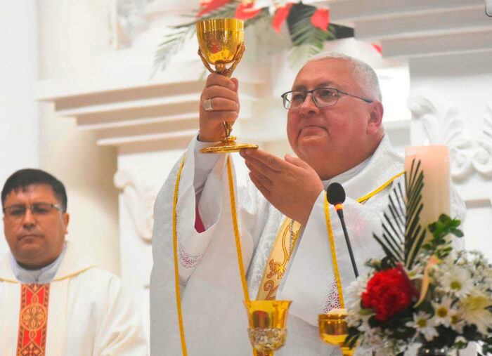 Obispo pide a grupos armados respetar la vida de los civiles en el sur de Colombia